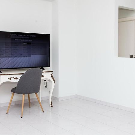 Modern Apt In Heart Of Paleo Faliro! Apartamento Atenas Exterior foto